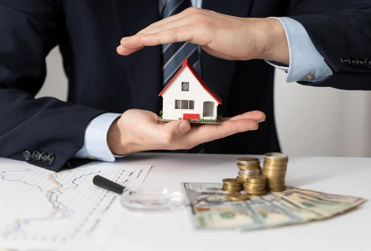 ¿Es mejor ahorrar o invertir en una casa?