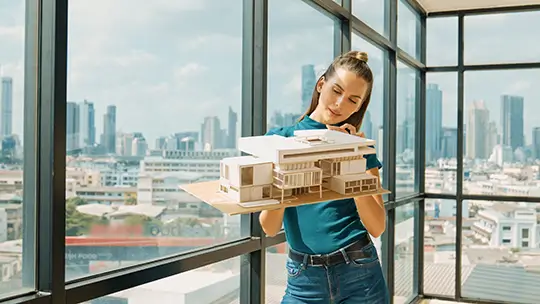 Mujeres en la construcción y desarrollo de ciudades con proyectos de vivienda.
