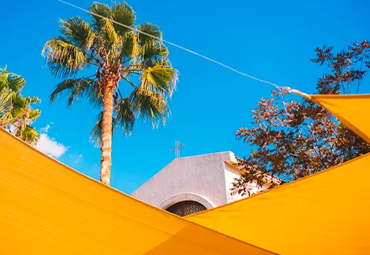 Proyecto residencial moderno en Cartagena con zonas verdes y diseño urbano