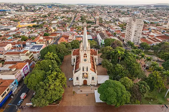 Proyecto de vivienda moderna en Villavicencio con urbanismo planificado