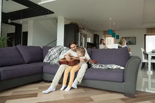 Casa amplia en Monteverde Cajicá de Amarilo con jardín privado, zonas verdes y espacios familiares