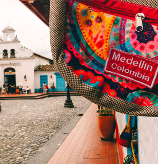 Centrados en personas Medellín, Colombia Amarilo